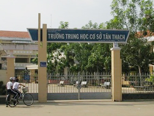 Nam sinh lop 8 bop co co giao tung nhieu lan bi ky luat hinh anh