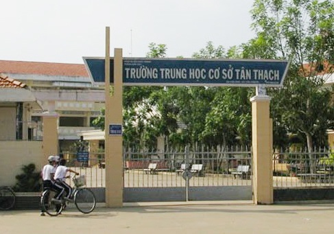 Nam sinh lop 8 bop co co giao tiep tuc gay roi hinh anh