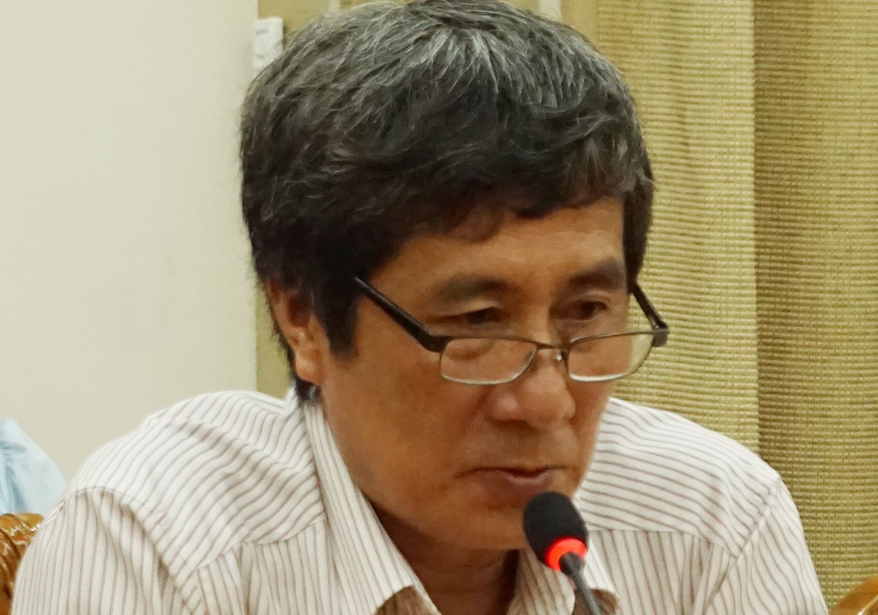 Hieu truong THPT Long Thoi: 'Em Toan muon co Chau tiep tuc day' hinh anh