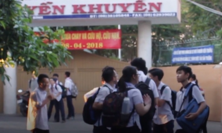 Hoc sinh, phu huynh truong Nguyen Khuyen noi gi ve ap luc hoc tap? hinh anh
