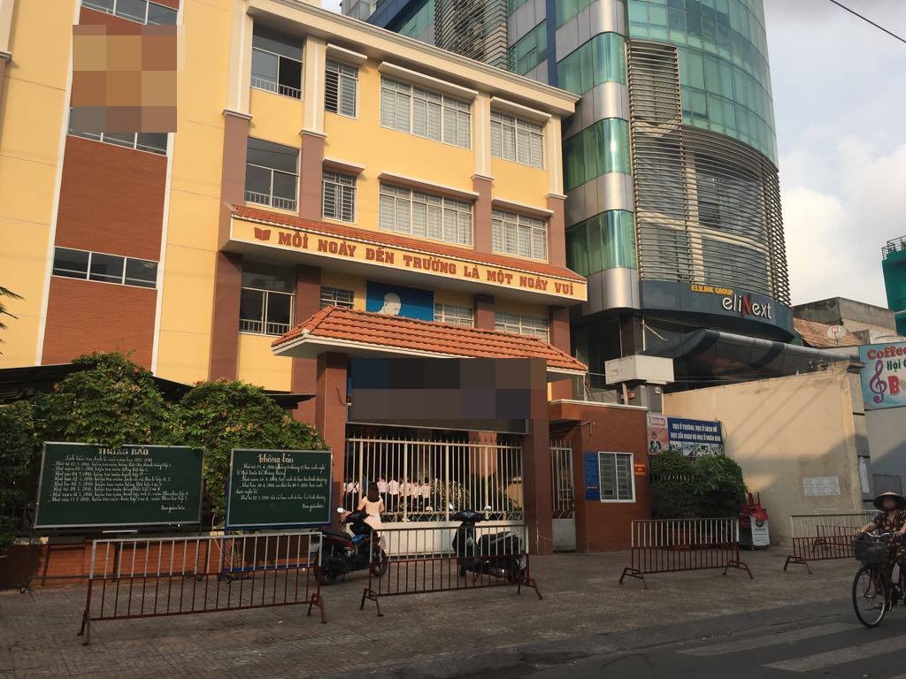 cô giáo phạt ngậm dép ảnh 2 co giao phat ngam dep anh 2