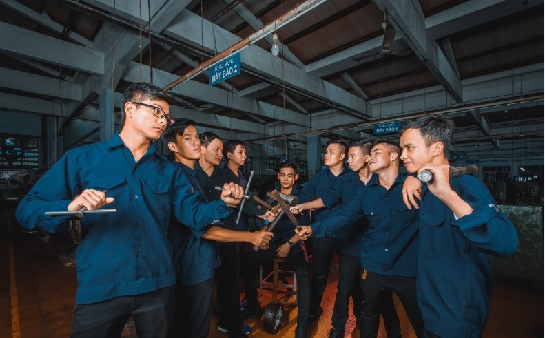 anh ky yeu tai xuong co khi anh 1