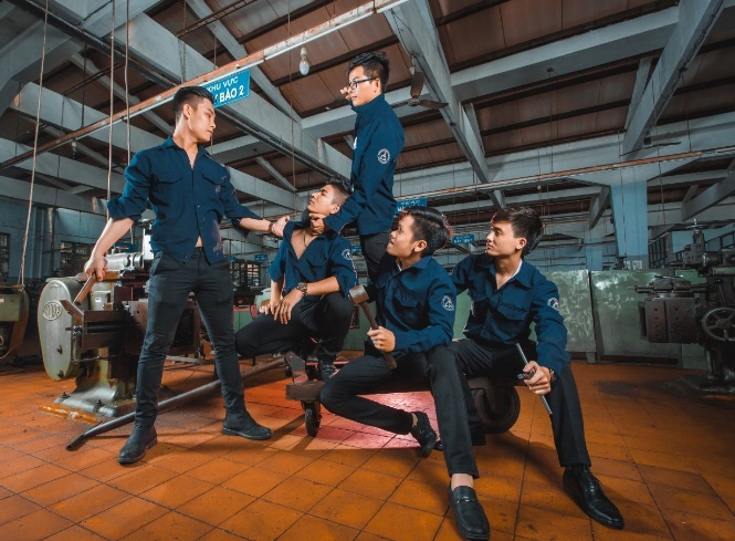 anh ky yeu tai xuong co khi anh 6