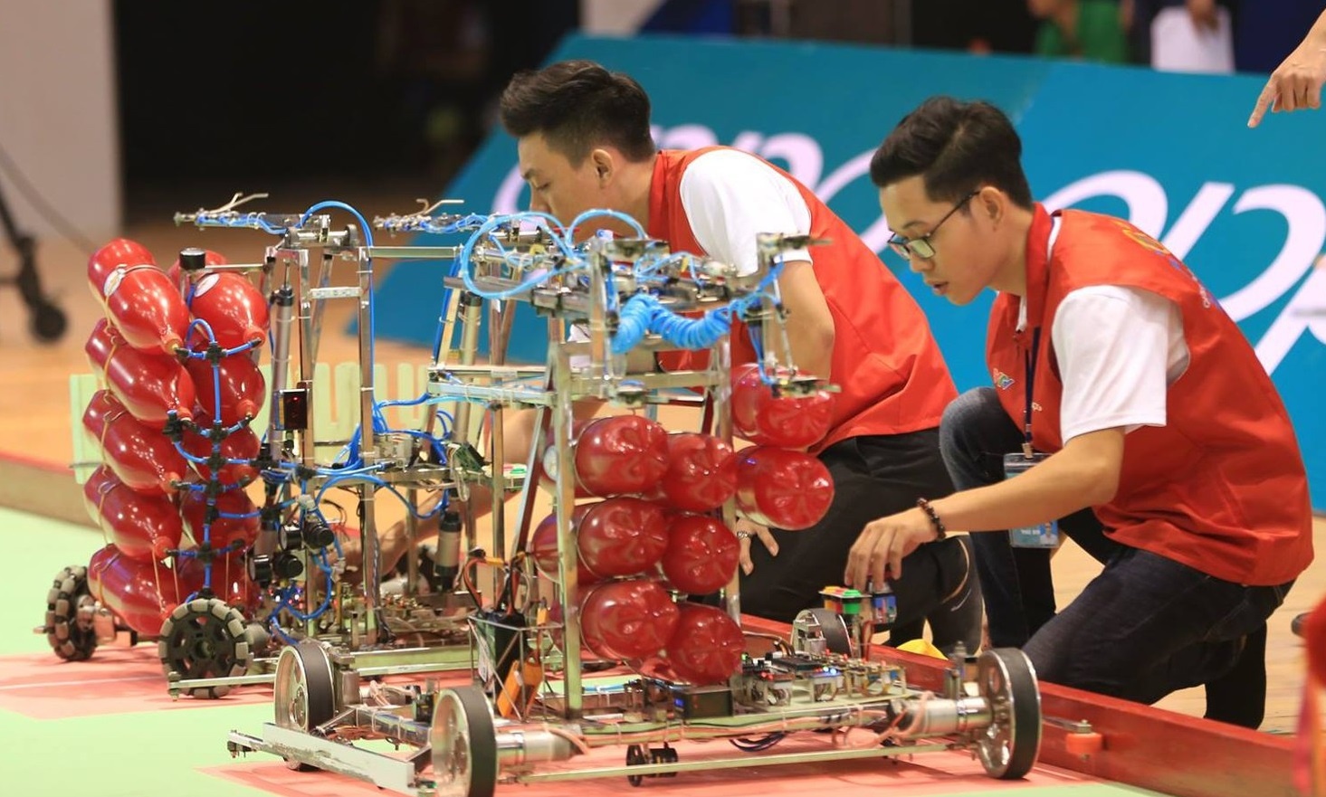 DH Lac Hong lan thu tam vo dich Robocon Viet Nam hinh anh