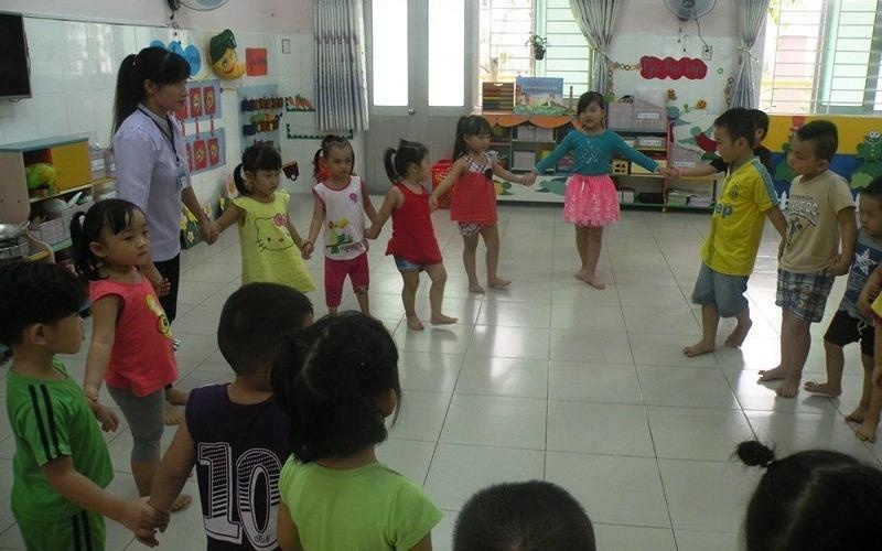 Cac truong mam non o Sai Gon co nhan giu tre dip he? hinh anh