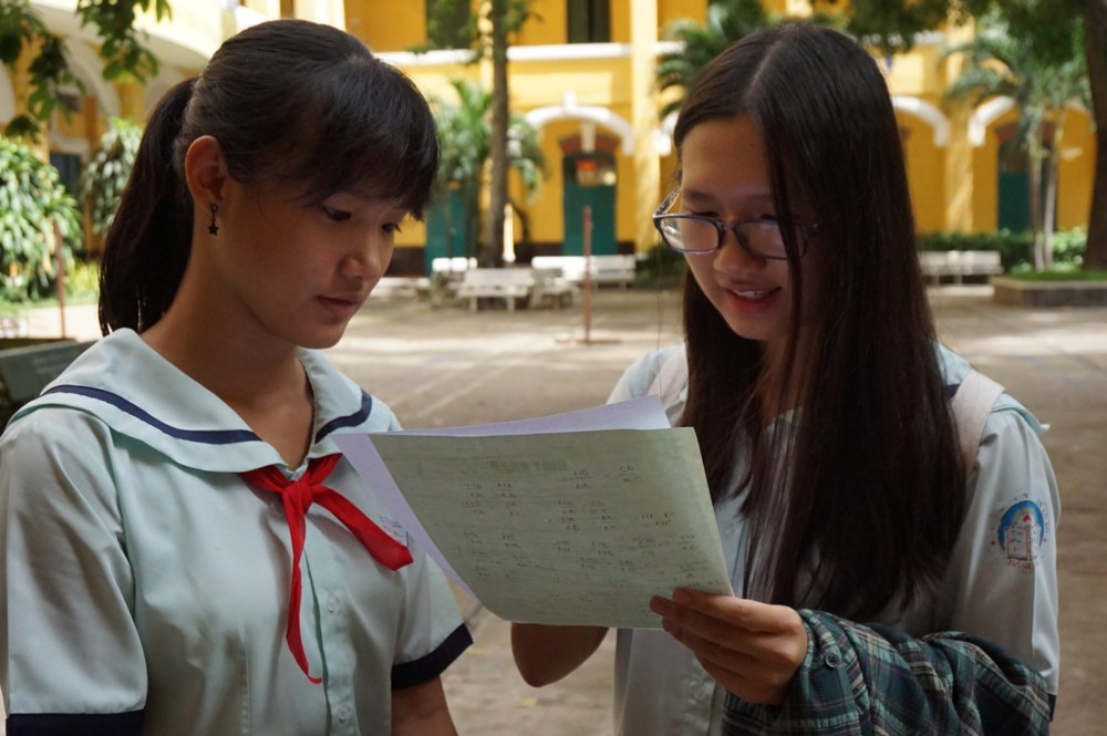 Thi lop 10 truong Pho thong Nang khieu o Sai Gon: Mot 'choi' 5 hinh anh