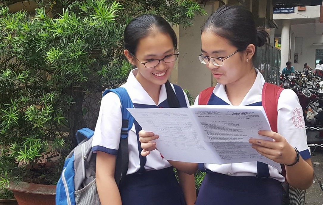 Thi sinh hao hung voi de thi Van lop 10 Pho thong Nang khieu hinh anh