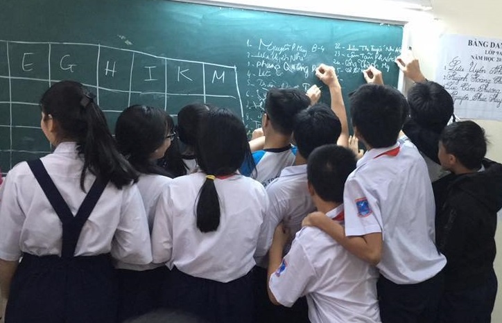 co giao thuong tien cho hoc sinh anh 1