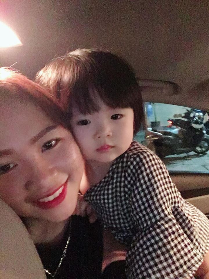 chị gái bị nhầm là mẹ vì hơn em 18 tuổi  ảnh 3 chi gai bi nham la me vi hon em 18 tuoi anh 3