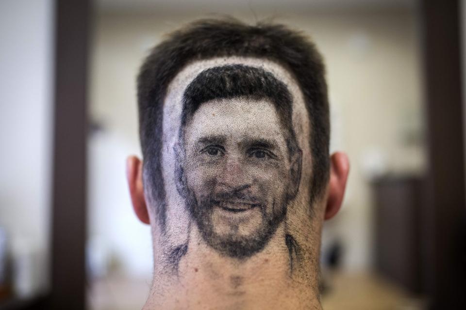 Chang trai khac hinh Messi sau dau de co vu World Cup 2018 hinh anh