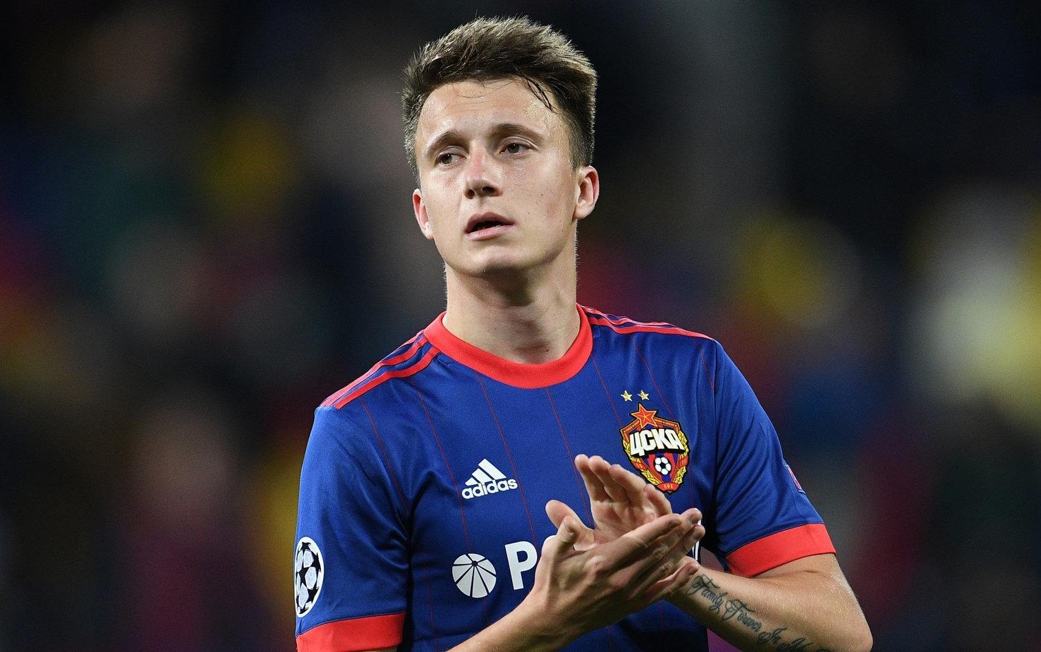 Cau thu Nga dien trai 'gay bao' sau tran mo man World Cup 2018 hinh anh