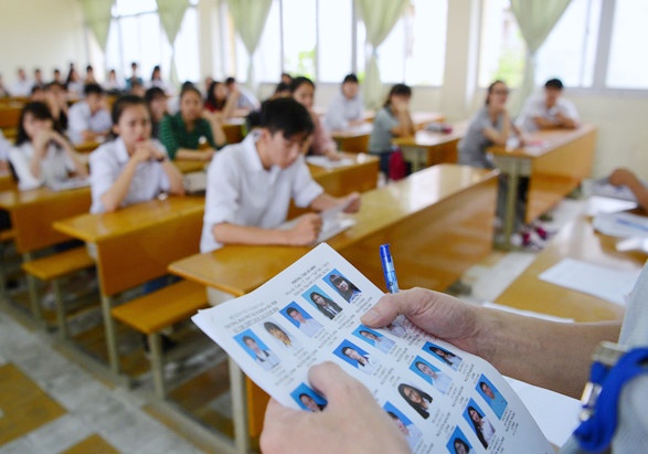 Hon 8.000 giam thi, 252 thanh tra thi cam chot tai Sai Gon hinh anh