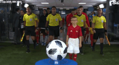 Cau be lem linh 'gay bao' mang sau man cuop bong cua trong tai hinh anh