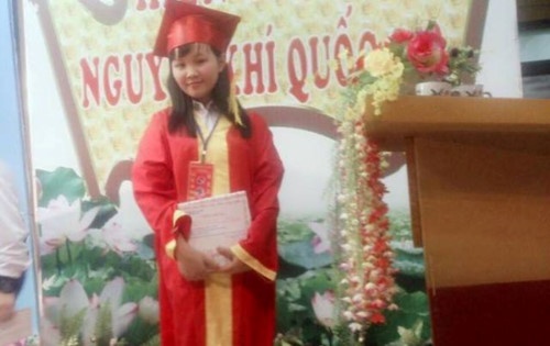 Thi sinh mac benh mau trang uoc mo tro thanh nha bao hinh anh