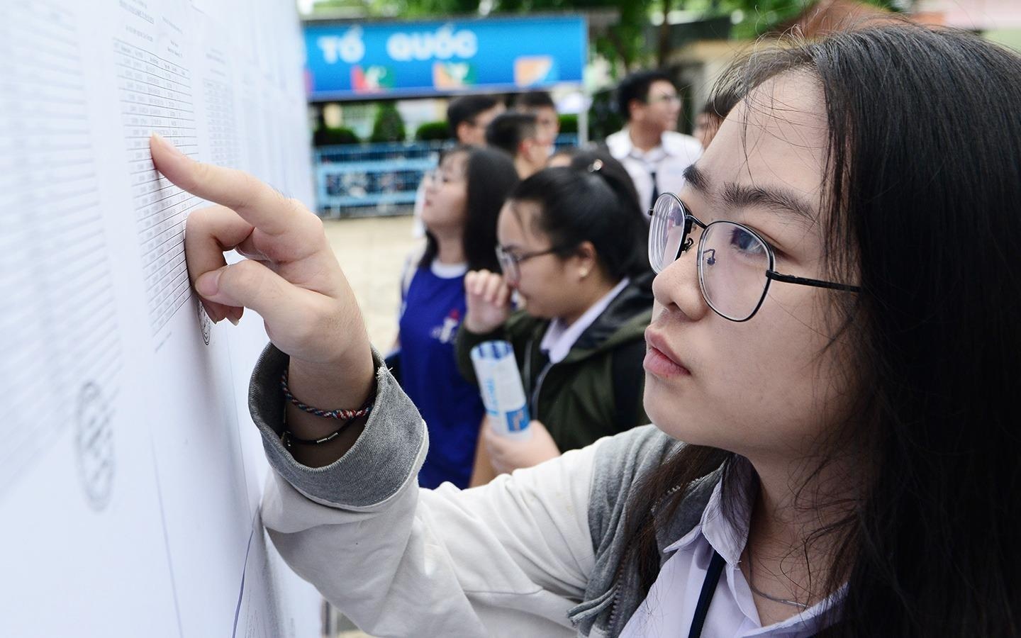 95 thi sinh dau tien trung tuyen DH Khoa hoc Tu nhien Ha Noi hinh anh