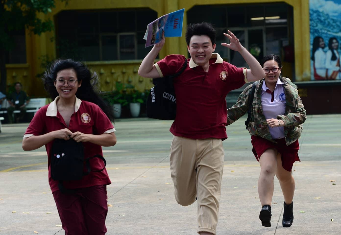 Dap an de thi mon Dia ly THPT quoc gia 2018 hinh anh