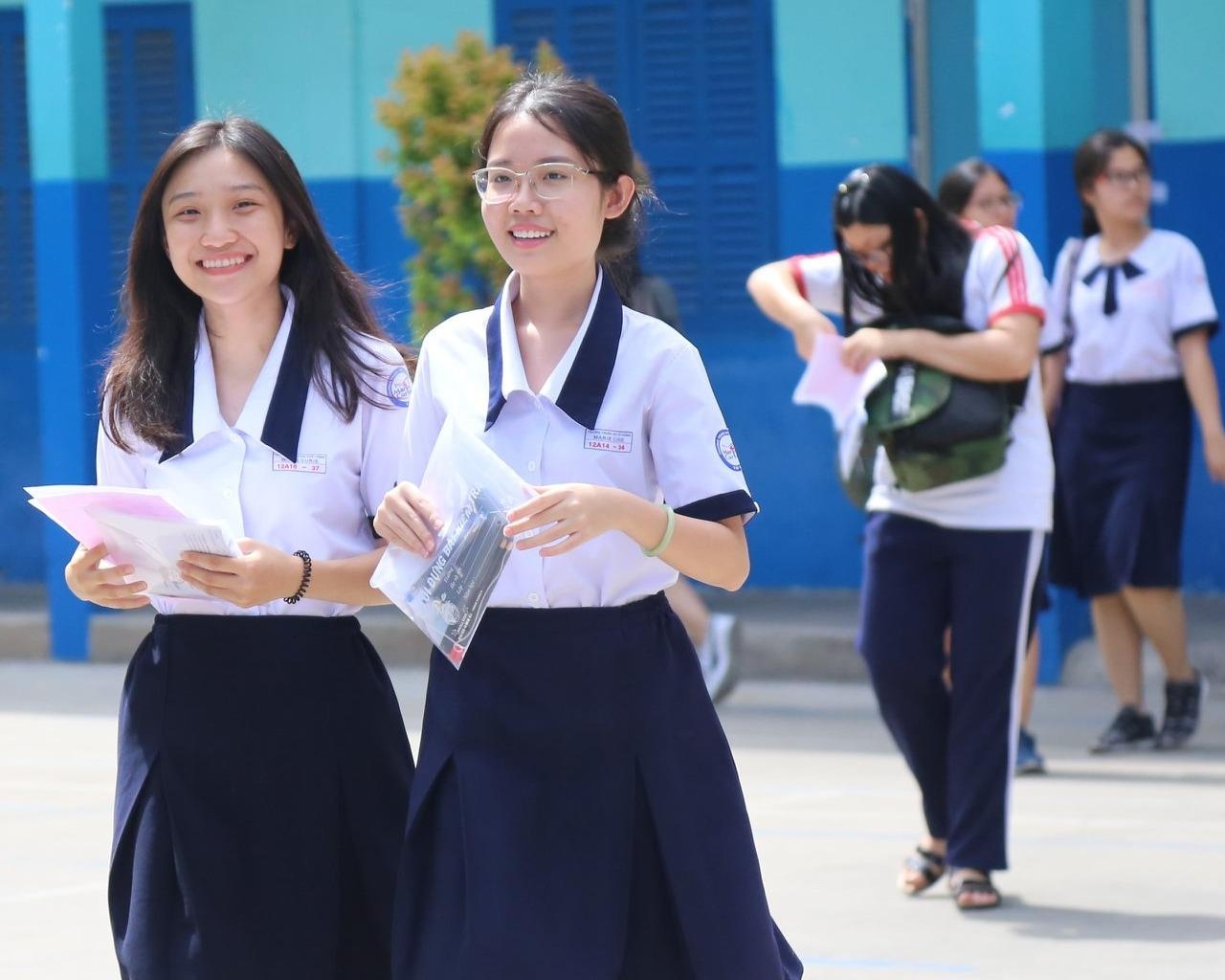 Diem san xet tuyen DH Quoc te TP.HCM la 16-19 hinh anh