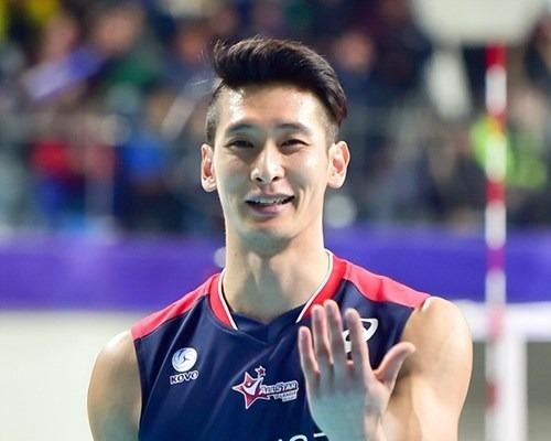 'My nam bong chuyen' the hien kha nang dap bong day uy luc hinh anh