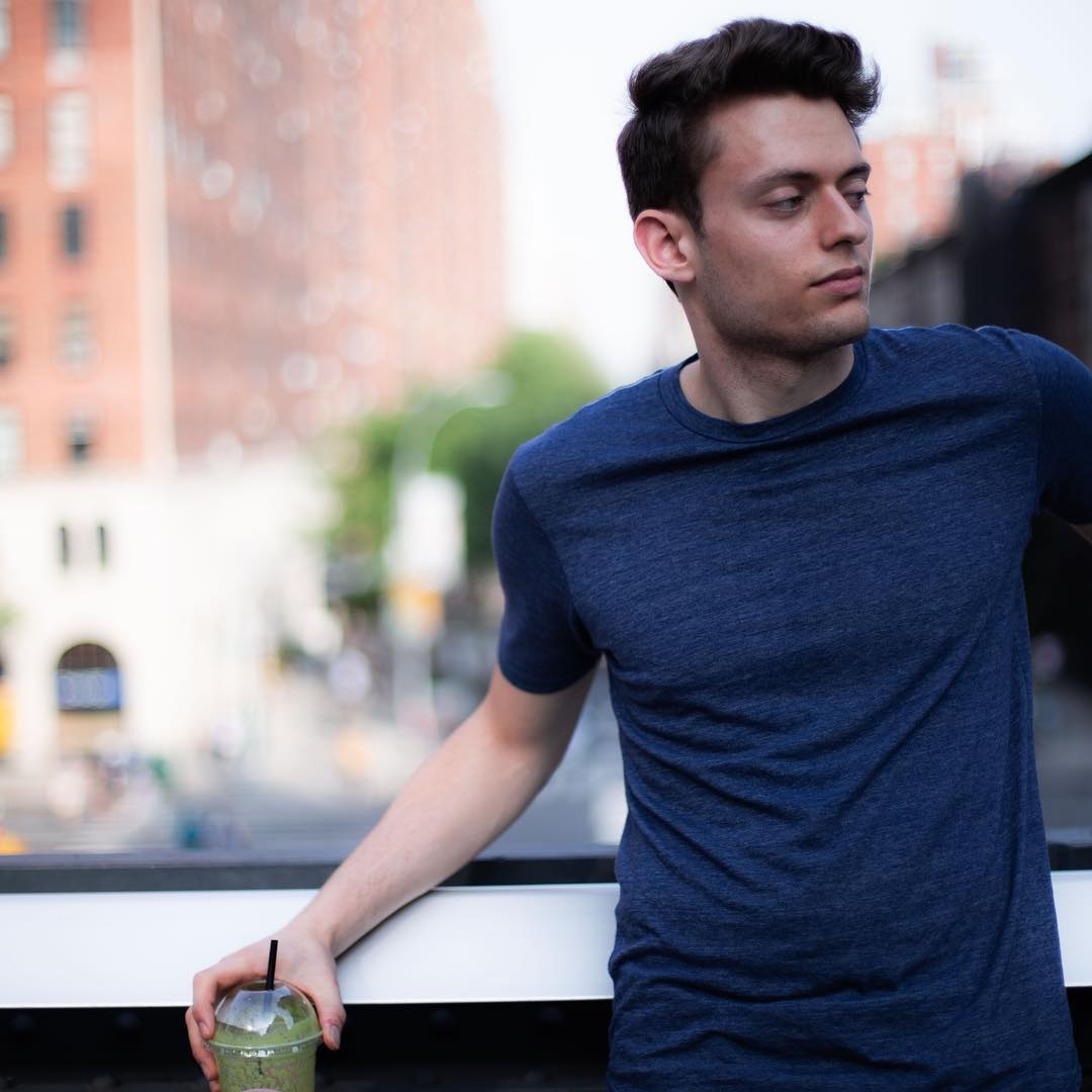 ty phu mua quang cao facebook de tim nguoi yeu anh 1