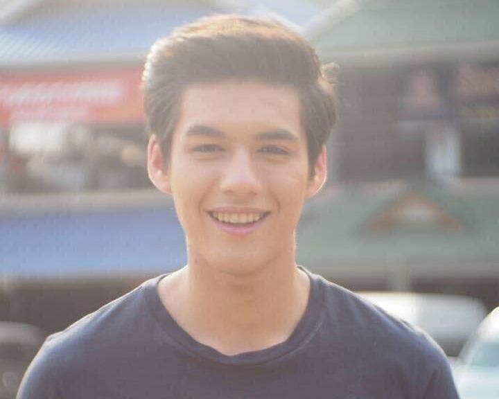 Man nhay o trung tam mua sam cua hot boy Thai Lan hinh anh