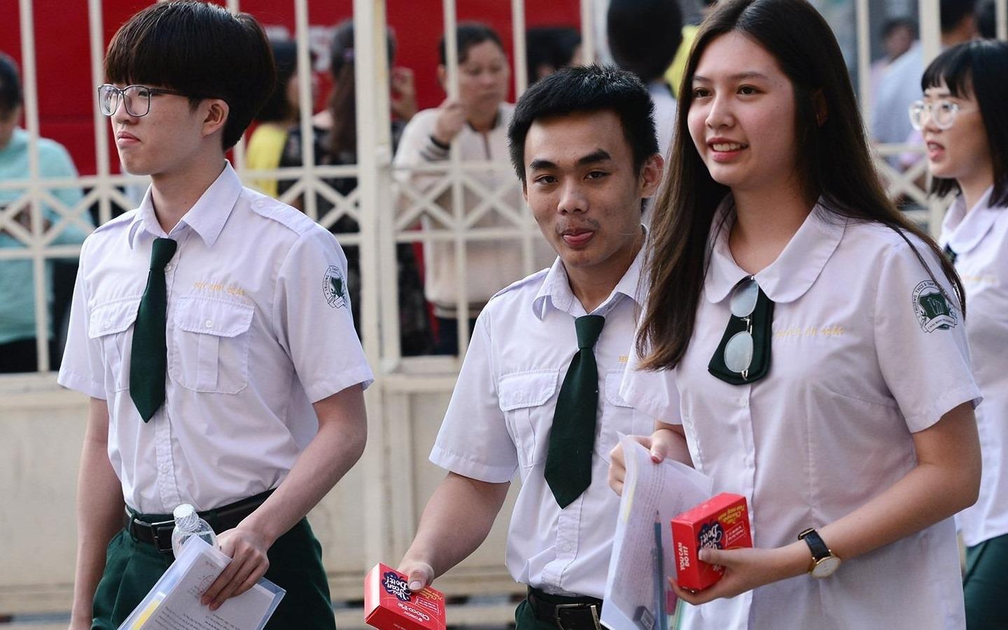 DH Mo TP.HCM cong bo diem chuan chinh thuc nam 2018 hinh anh