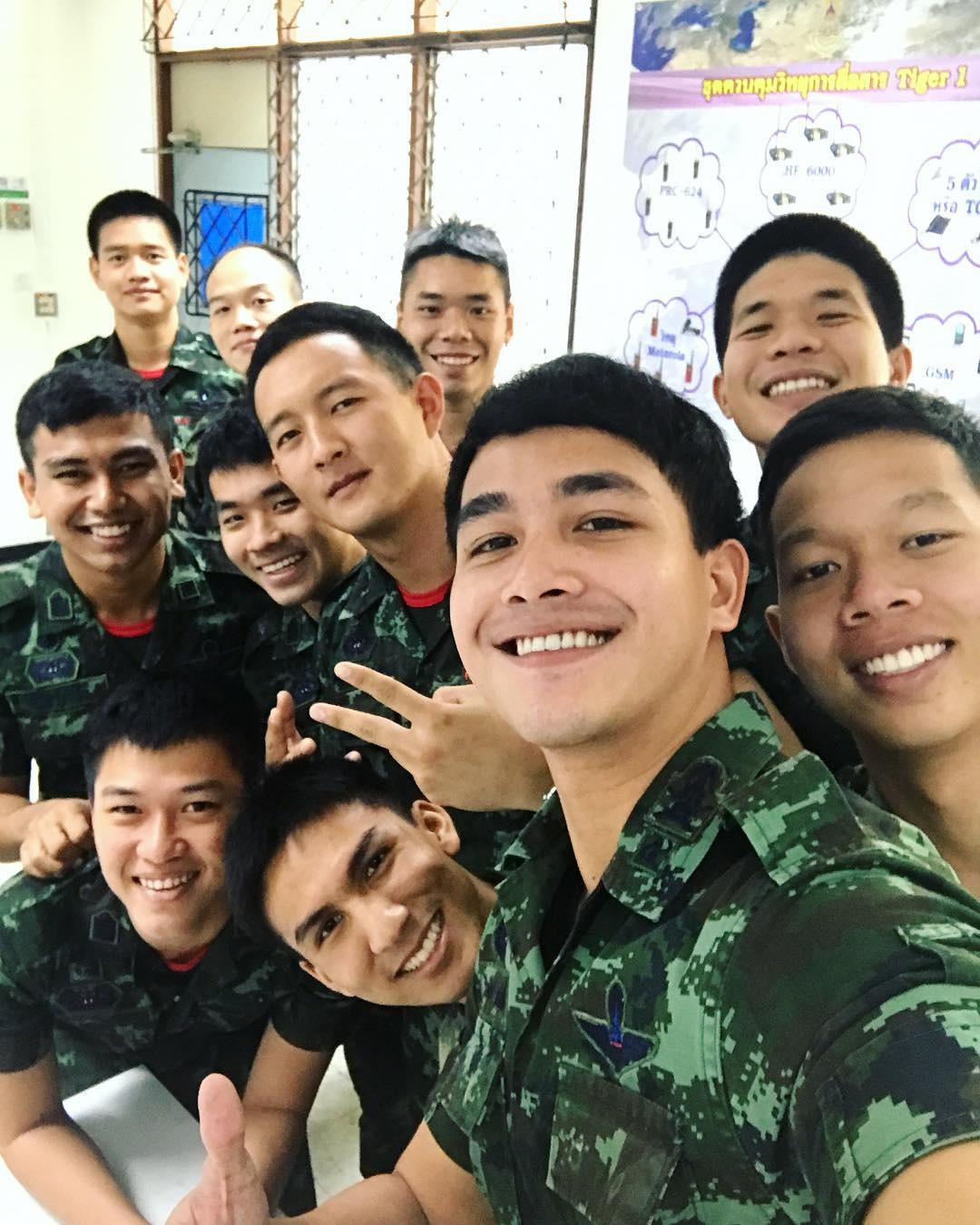 canh sat thai lan dep trai anh 6