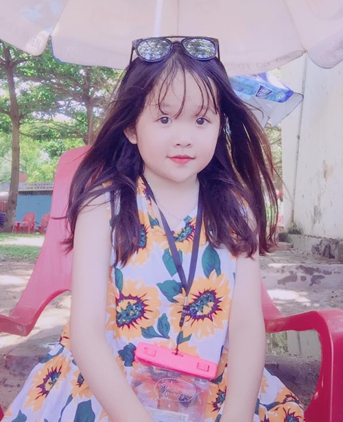 hot girl ban hang noi tieng anh 7