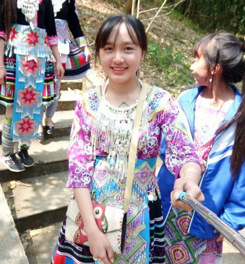 hot girl ban hang noi tieng anh 3