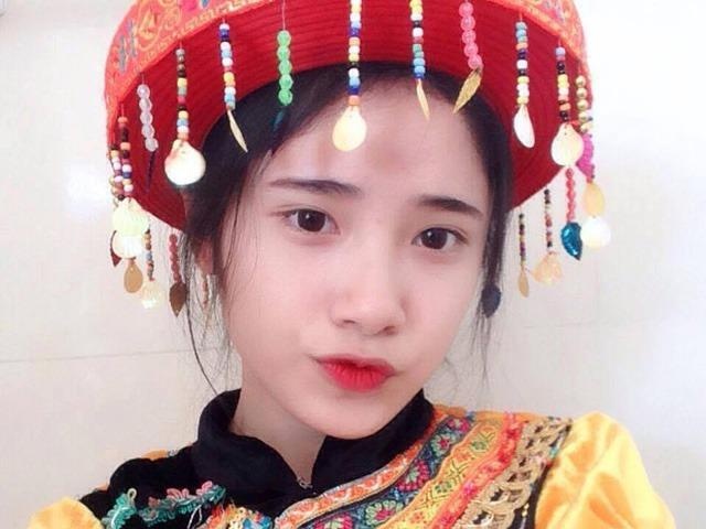 5 hot girl ban oi, dau phu gap rac roi sau khi bat ngo noi tieng hinh anh