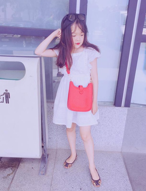 hot girl ban hang noi tieng anh 8