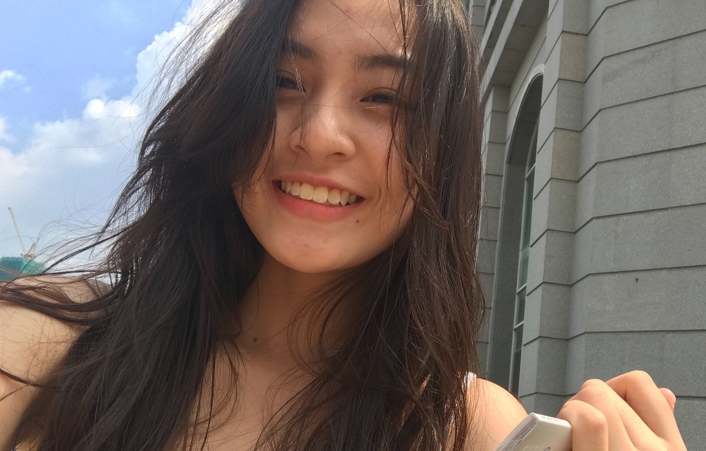 'Hot girl IELTS' Nguyen Lam Thao Tam truong thanh, xinh xan o tuoi 18 hinh anh