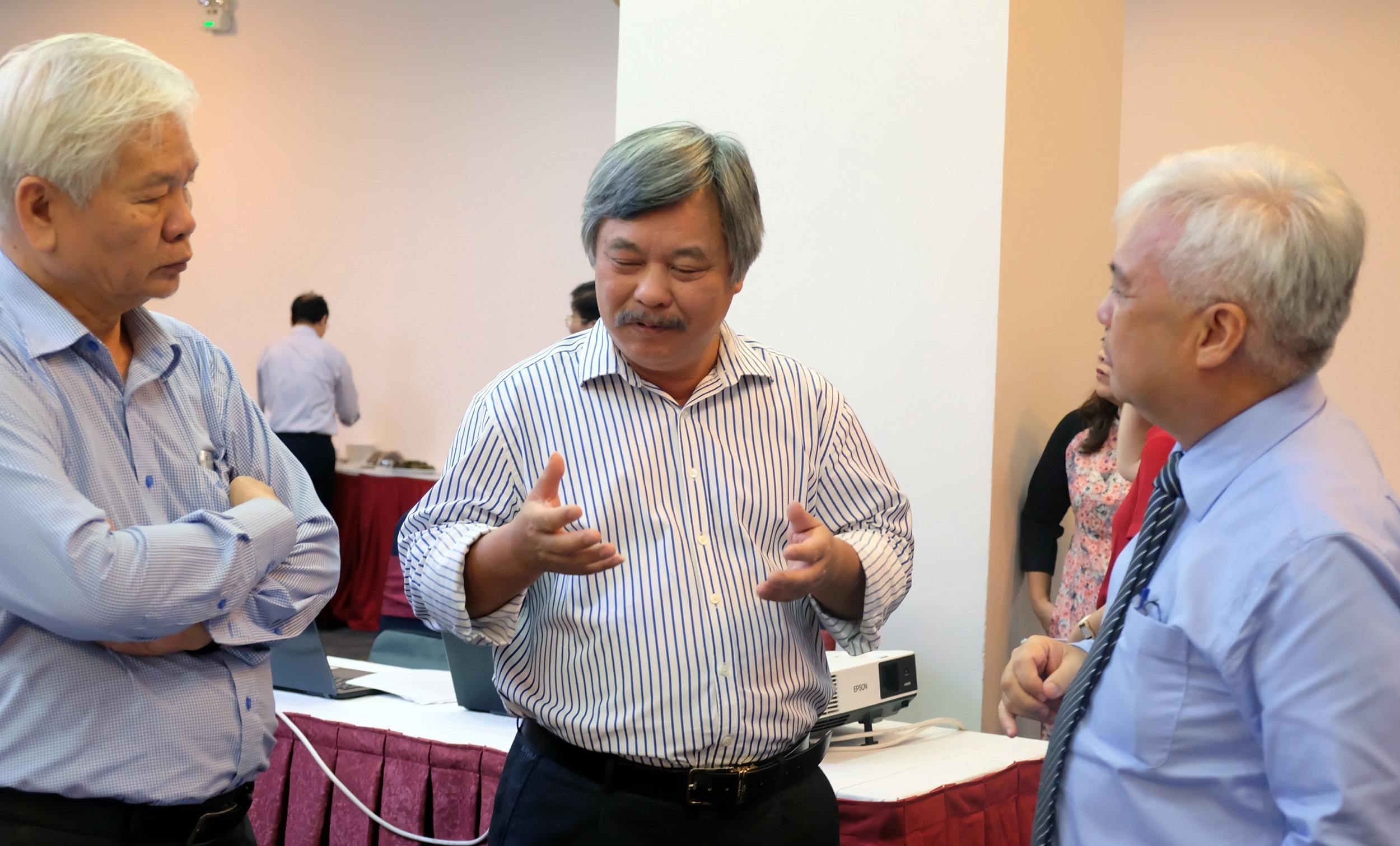 De xuat nghi hoc thu 7, cho truong tu dao tao su pham hinh anh