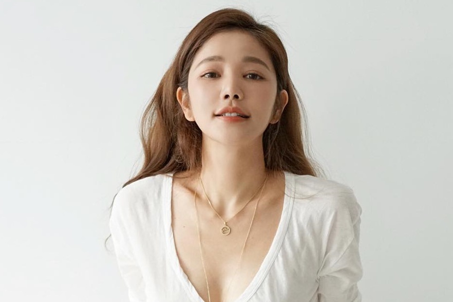 My nhan Dai Loan 43 tuoi van nuot na nhu gai doi muoi hinh anh