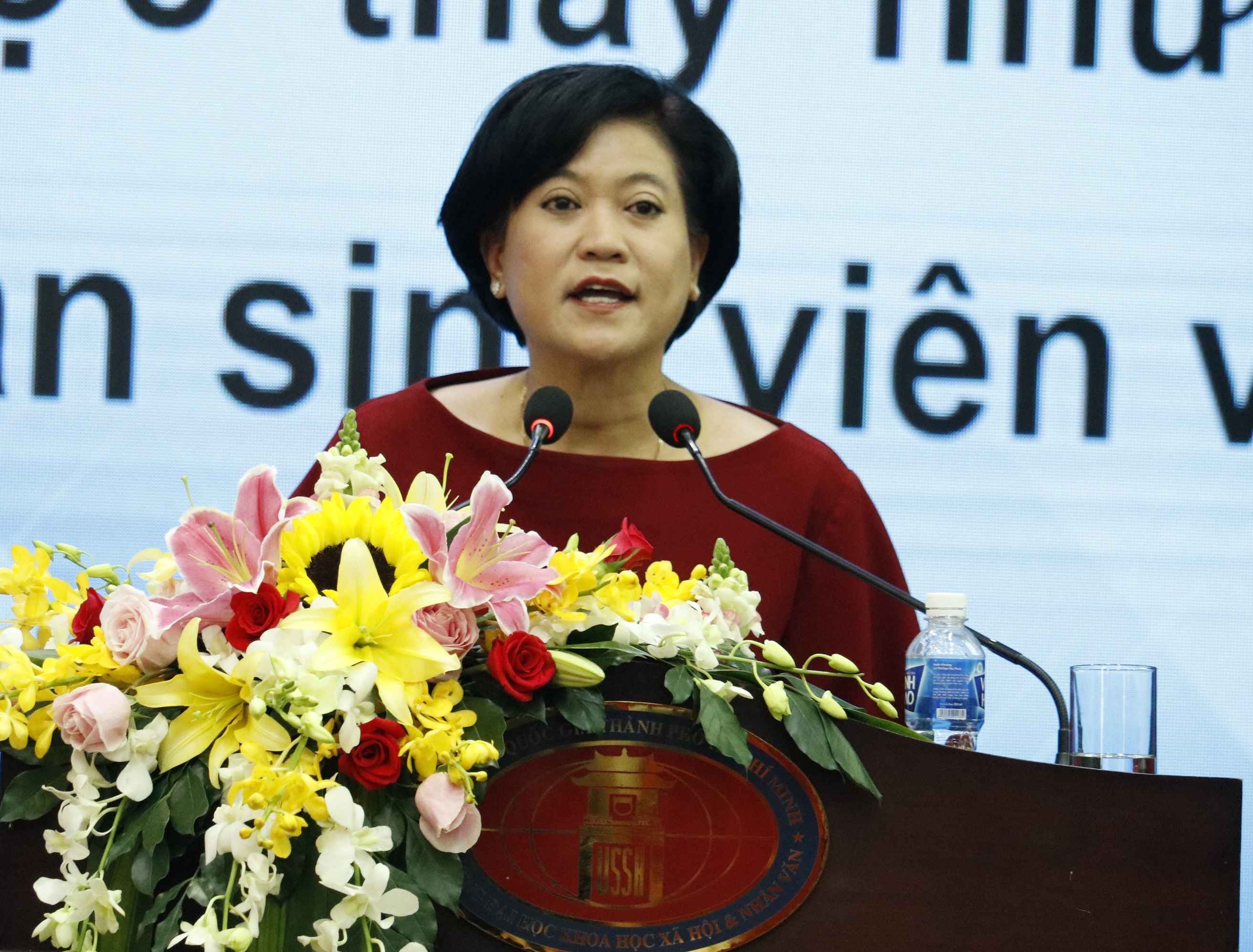 khai giang DH Khoa hoc Xa hoi va Nhan van anh 2