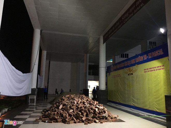 do gach cat vao truong pascal anh 1