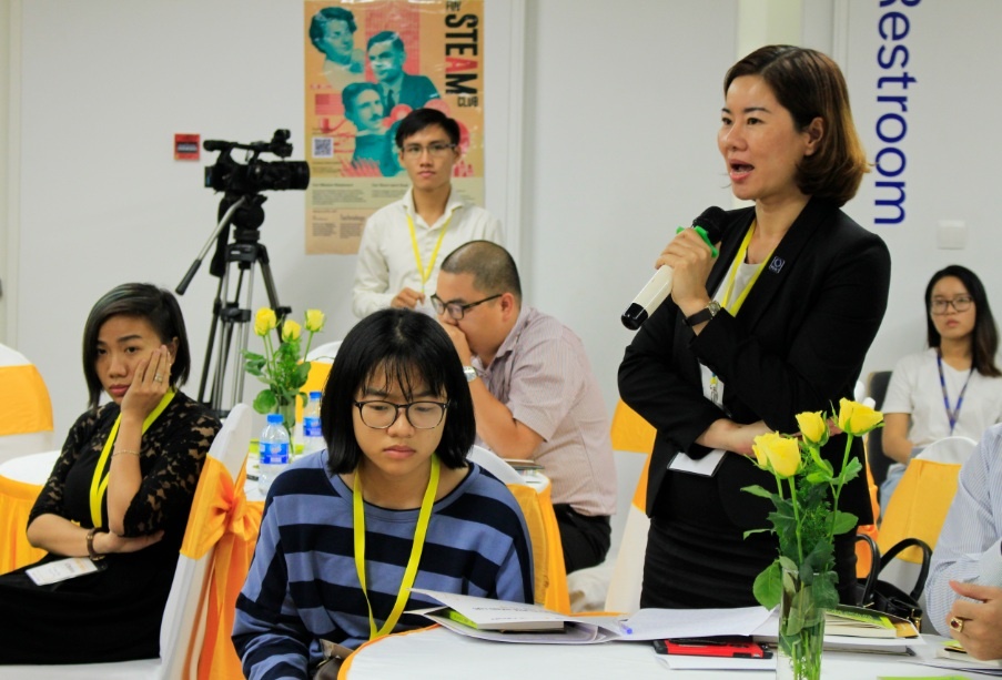 'Nguoi tre Viet gioi nhung thieu chin chan, it quan tam cong dong' hinh anh