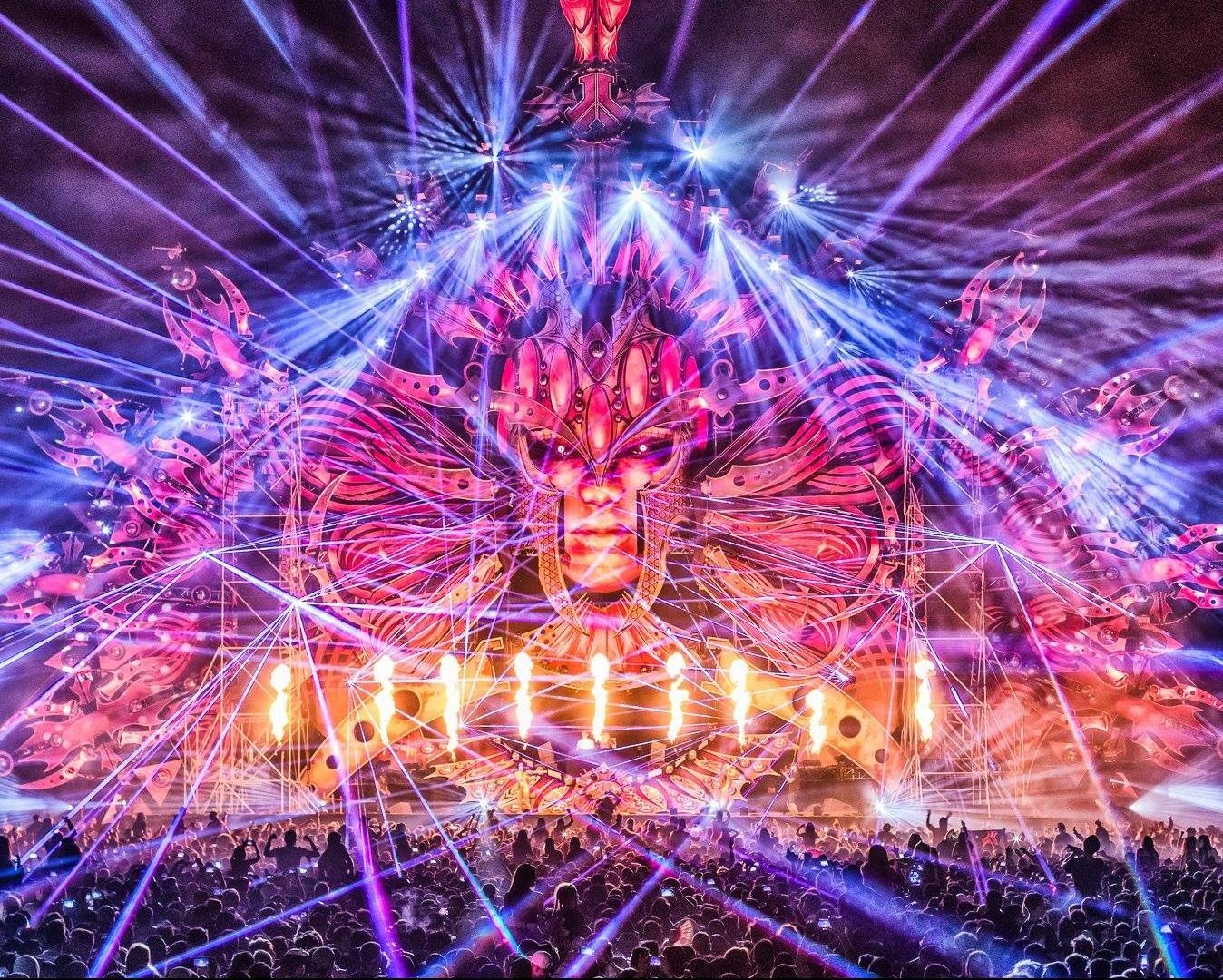 Cha cua thanh nien chet tai Defqon.1 phan doi lenh cam le hoi am nhac hinh anh