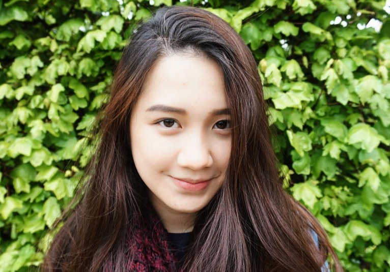 Hot girl Lao goc Viet khoe anh cuoi, tiet lo sap ket hon hinh anh