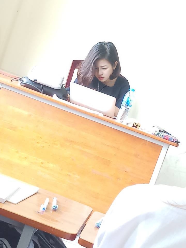 co giao day triet xinh dep anh 2