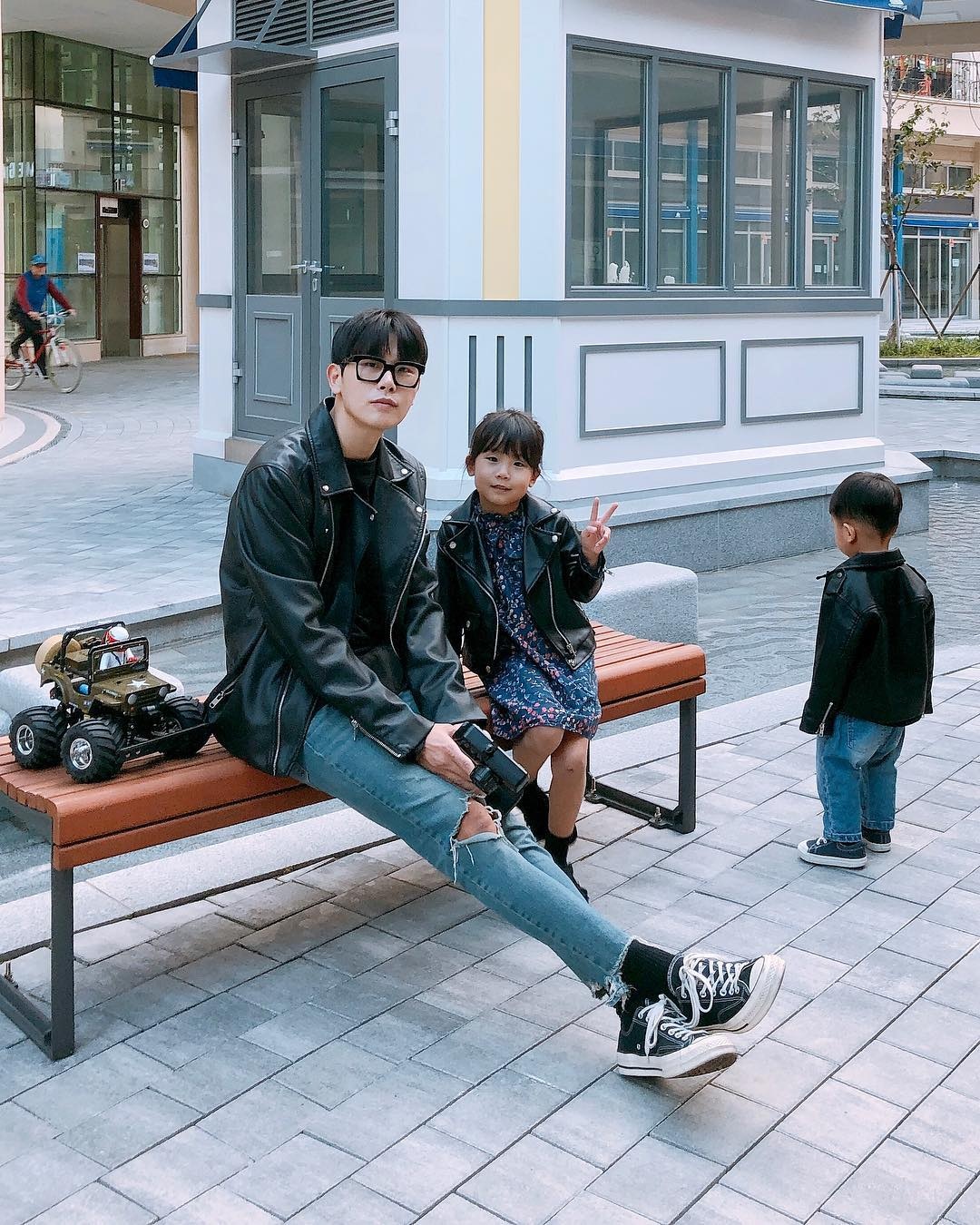 ong bo bi nham la anh trai cua cac con anh 7