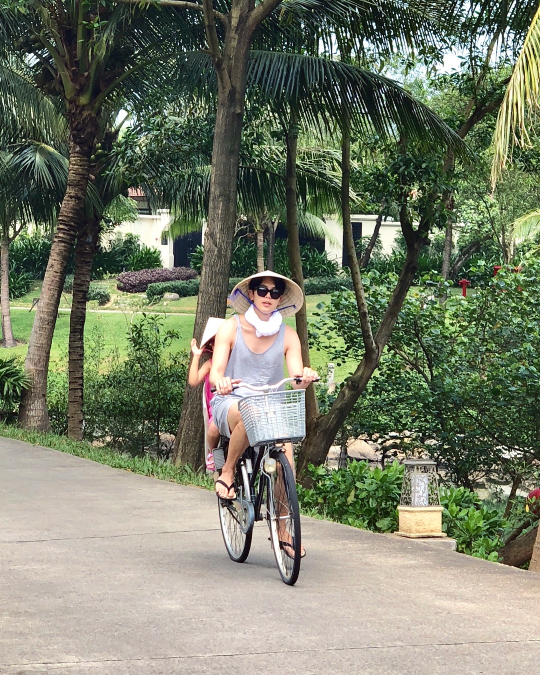 ong bo bi nham la anh trai cua cac con anh 13