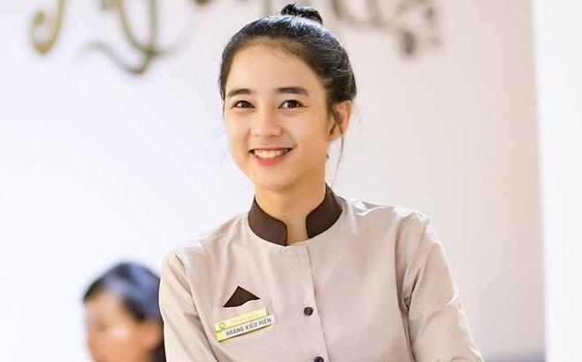 Khach hang quay len nu phuc vu xinh dep o Hai Phong hinh anh