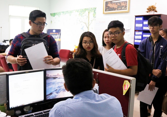 sinh vien bi duoi hoc anh 2