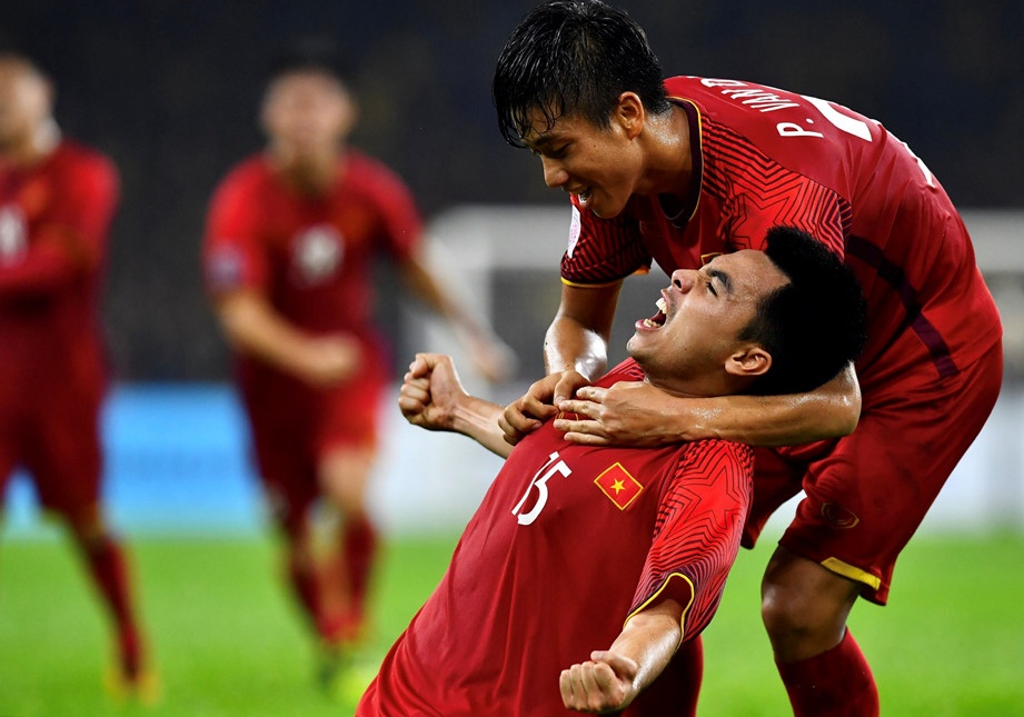 Tran chung ket AFF Cup 2018 vao de thi hoc ky Lich su o Sai Gon hinh anh