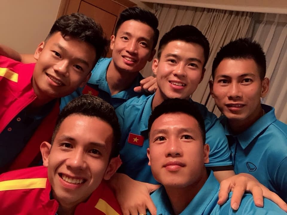 Tuyen thu Viet Nam gui loi tam biet Tran Dinh Trong tren mang hinh anh