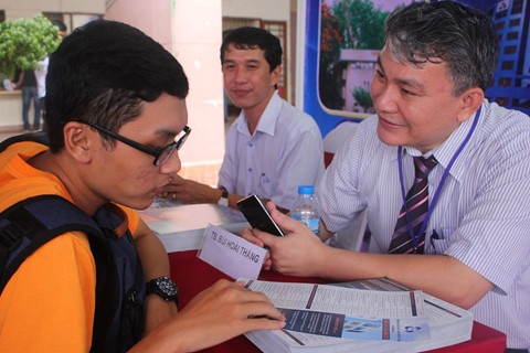 tuyen sinh DH Bach khoa TP.HCM anh 1