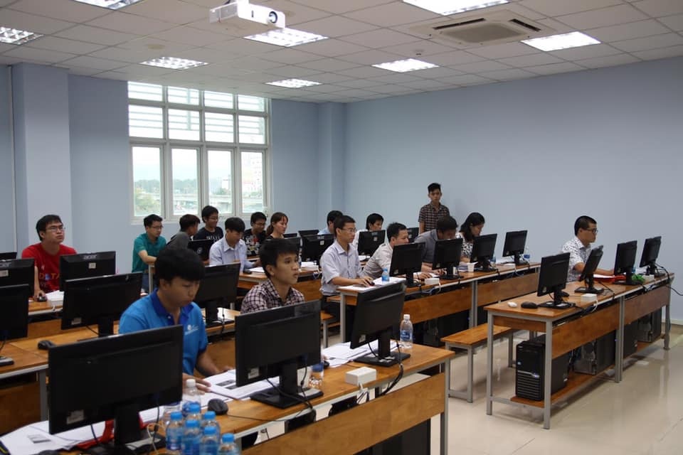 tuyen sinh DH Cong nghe thong tin anh 1