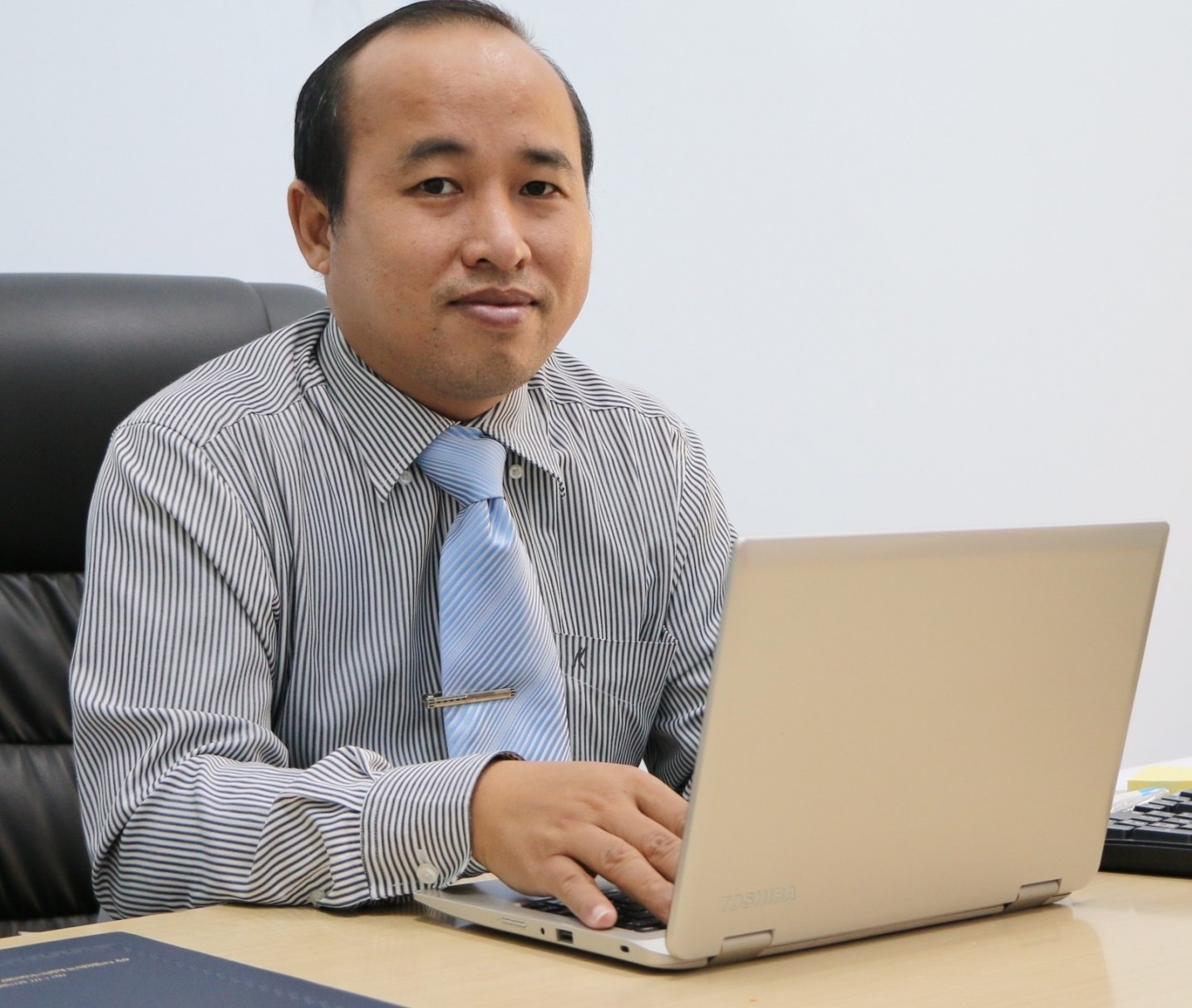 Hiệu trưởng ĐH HUFLIT ảnh 1 Hieu truong DH HUFLIT anh 1