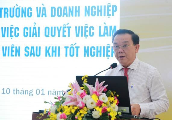 sinh vien ra truong that nghiep anh 2
