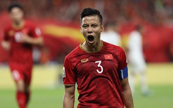 Cau thu tuyen Viet Nam hoi hop theo doi tran Lebanon - Trieu Tien hinh anh